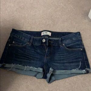 Garage shorts size 5
